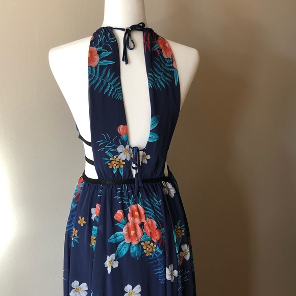 Formal dress - Picture 4 of 7